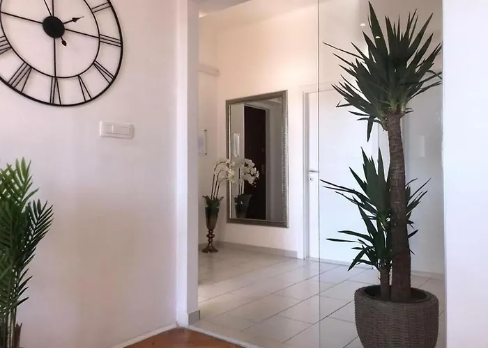 Cozy Solis-city Center