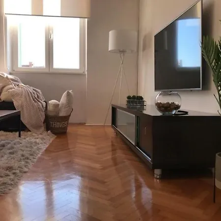 Cozy Solis-city Center